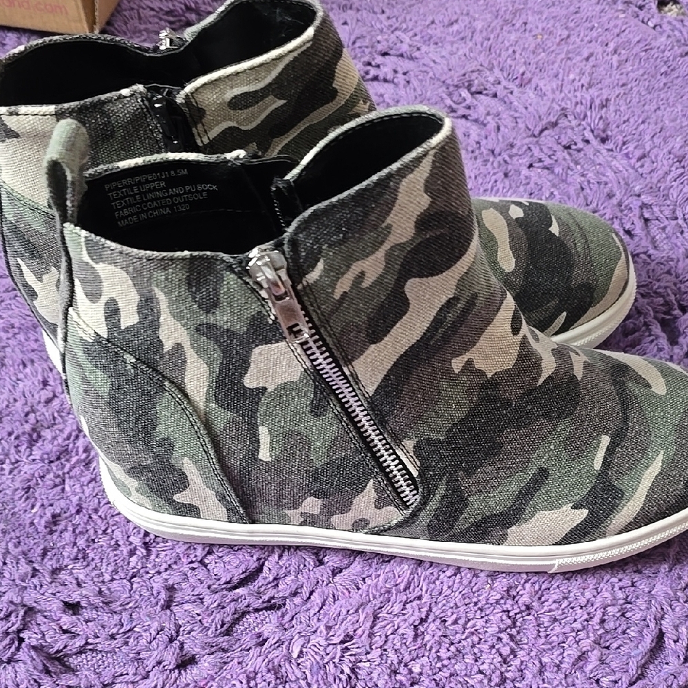 Camouflage Ankle Boots with Zipper